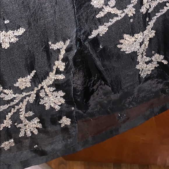 Hand- beaded dress - Picture 6 of 6